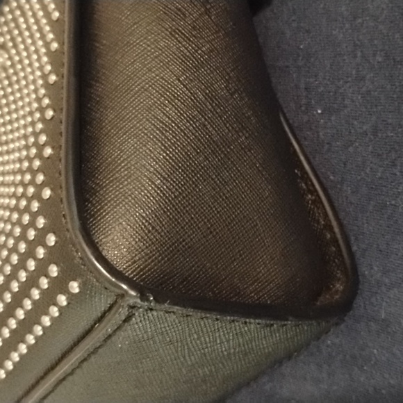 MICHEAL KORS CROSSBODY - Picture 8 of 10